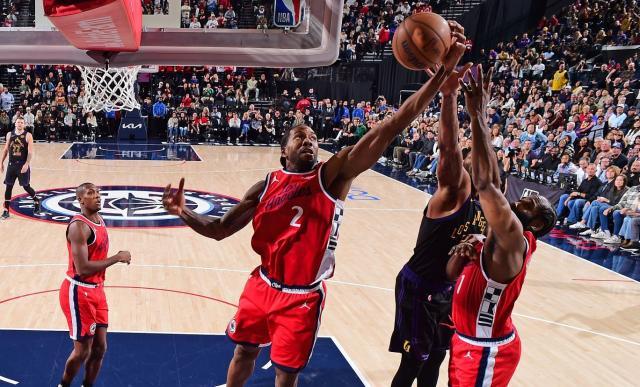 开云体育下载官网-小卡凶猛进化，快艇北伐有多猛？勇士开拓者送大礼